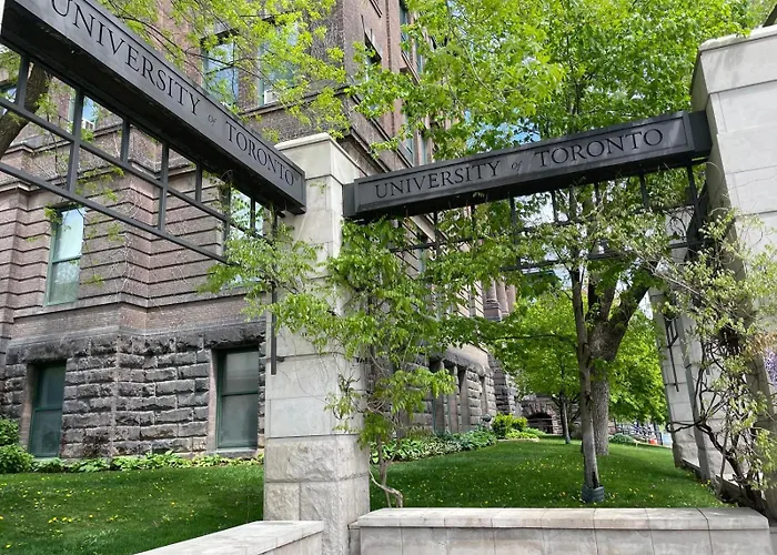 Dragon Gate Inn Toronto