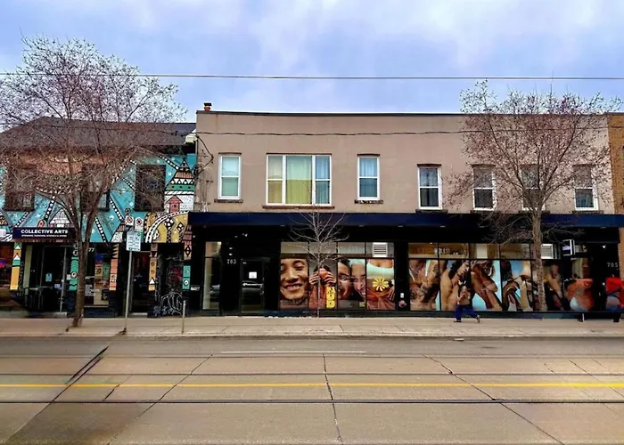 Dragon Gate Inn Toronto